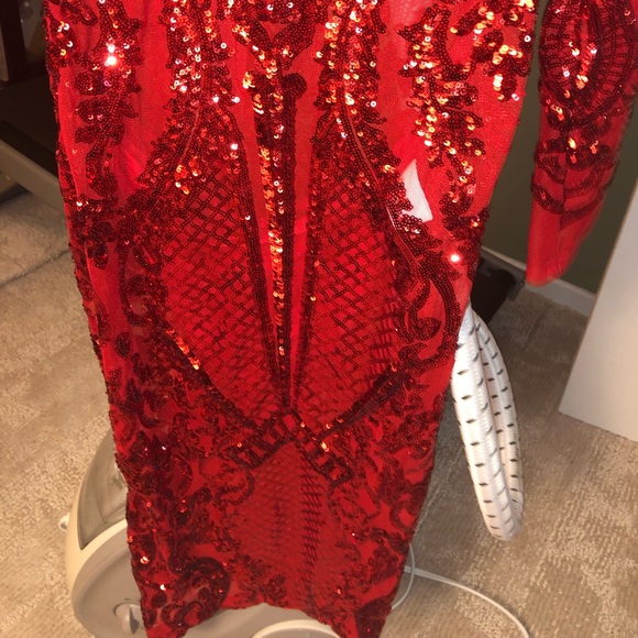 Red mesh sequin long sleeve past knee dress - Picture 8 of 9
